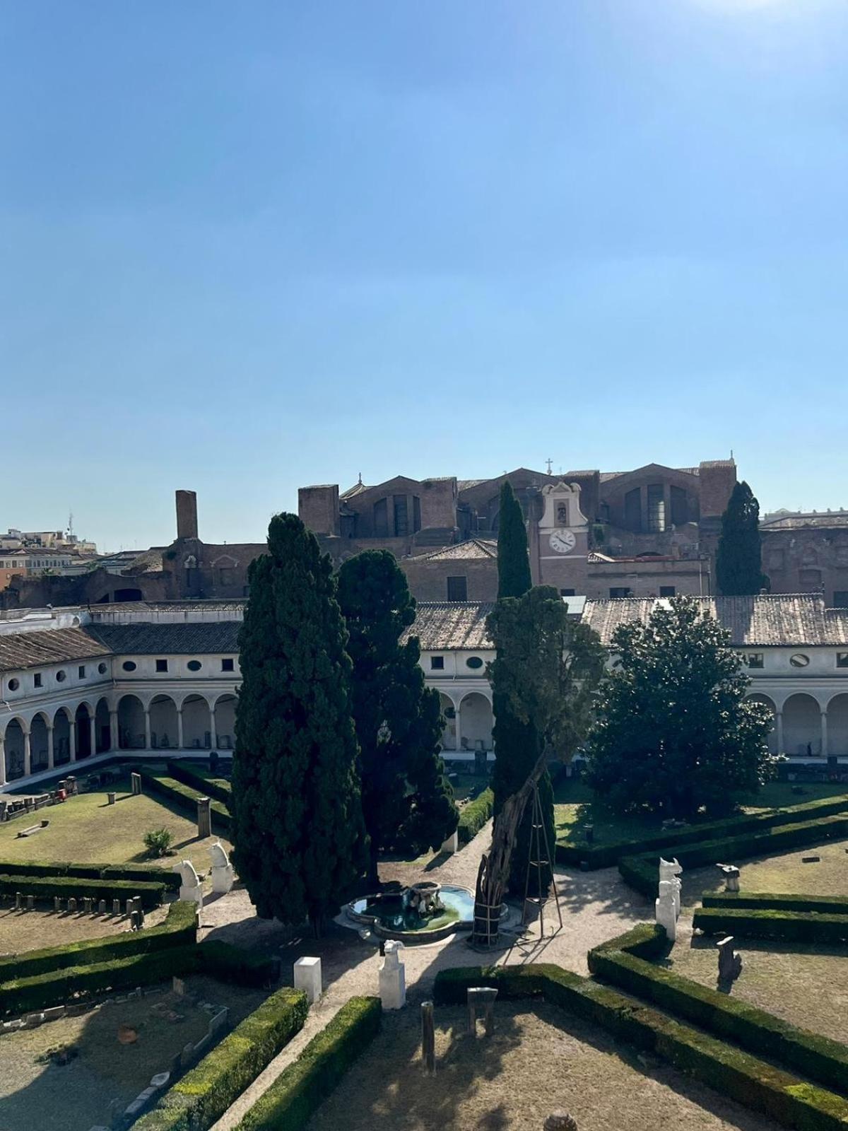 Camera X2 Con Splendida Vista Sulle Terme Di Diocleziano E Sul Chiostro Di Michelangelo 罗马 外观 照片